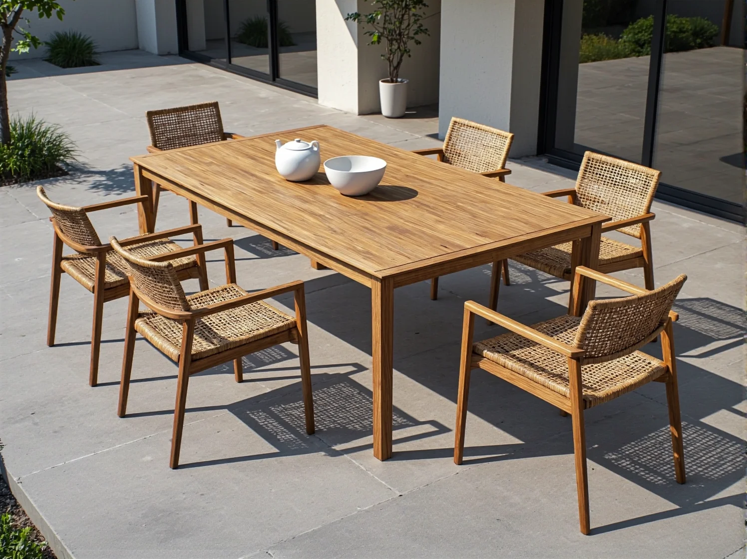 Nowoczesne, aluminiowe meble na balkon, które sprawdzają się w zmiennej pogodzie.